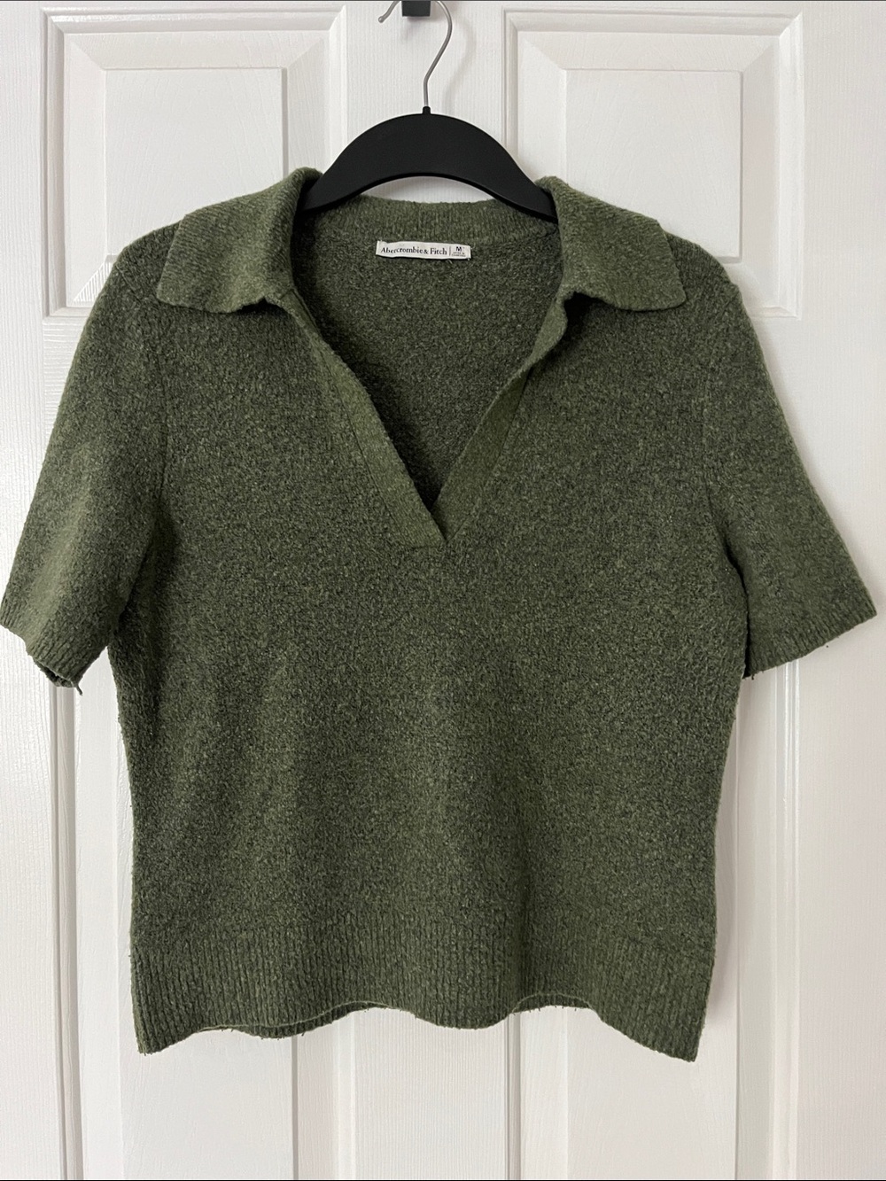 Abercrombie & Fitch Short Sleeve Collared Knit Top | Size M
